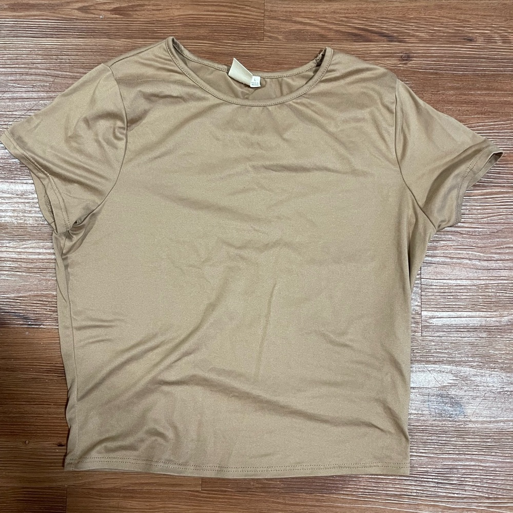 Brown cropped tee